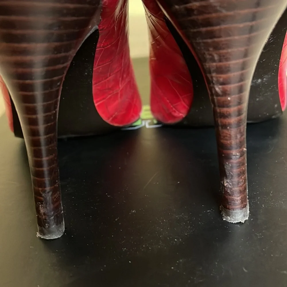 Lauren - Ralph Lauren - red pump size 9 B. - Picture 4 of 6
